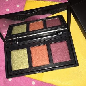 Naked Cosmetics eyeshadow palette